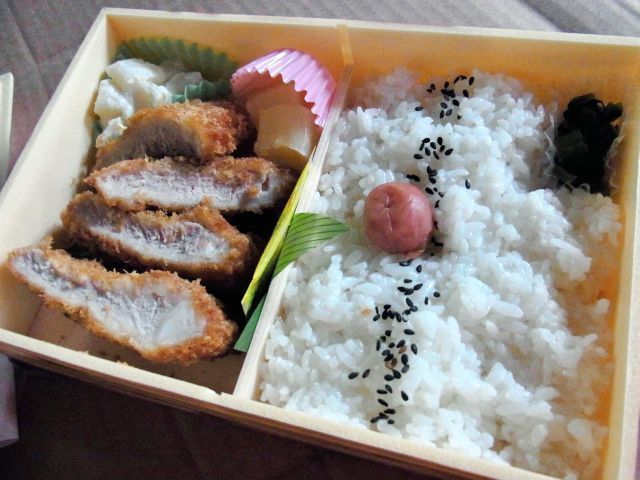 出張紀行】 気になる「はやぶさ弁当」の中身は？: ～駅弁紀行～